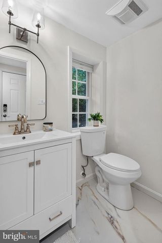 2511 CHARLESTOWN LN, Reston, VA 20191