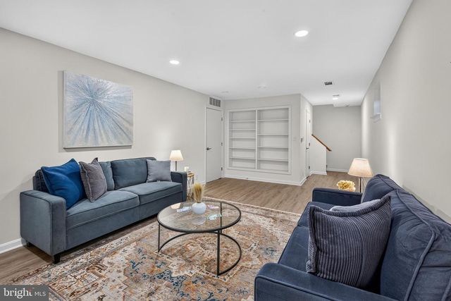 2511 CHARLESTOWN LN, Reston, VA 20191