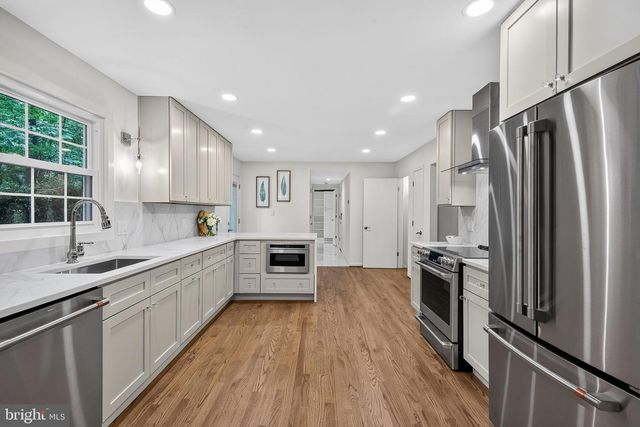 2511 CHARLESTOWN LN, Reston, VA 20191