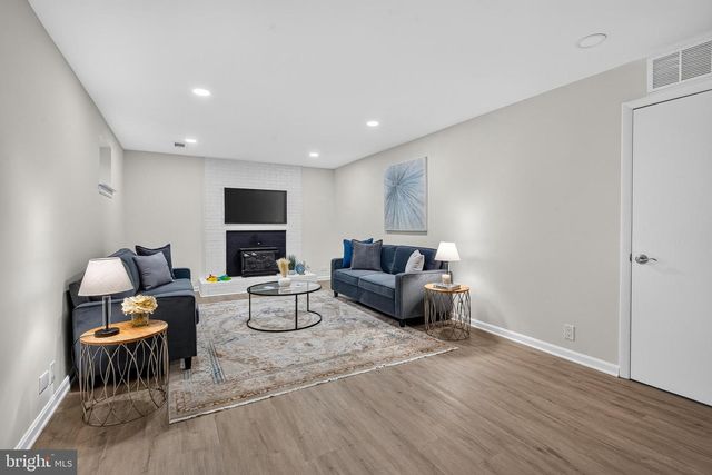 2511 CHARLESTOWN LN, Reston, VA 20191