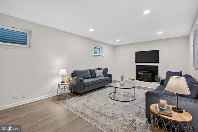 2511 CHARLESTOWN LN, Reston, VA 20191