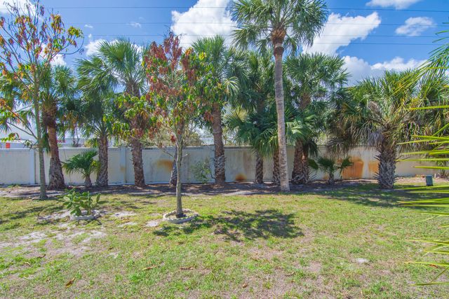 2520 SE Penny Lane, Stuart, FL 34994