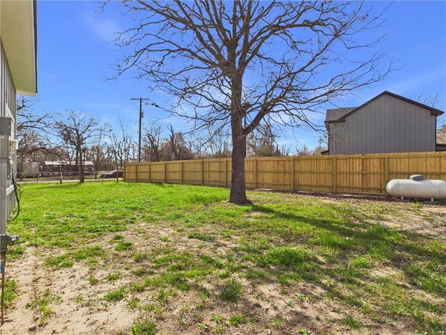 5085 North Oakland Lane, Bryan, TX 77808