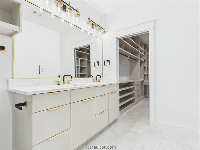 5085 North Oakland Lane, Bryan, TX 77808