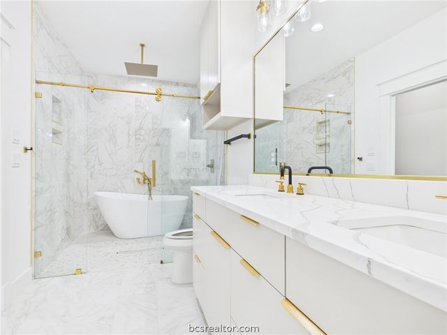 5085 North Oakland Lane, Bryan, TX 77808