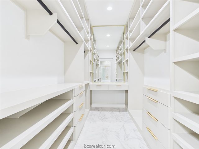 5085 North Oakland Lane, Bryan, TX 77808