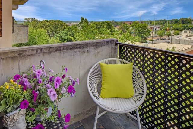 300 Johnson Ferry NE Road A706, Atlanta, GA 30328