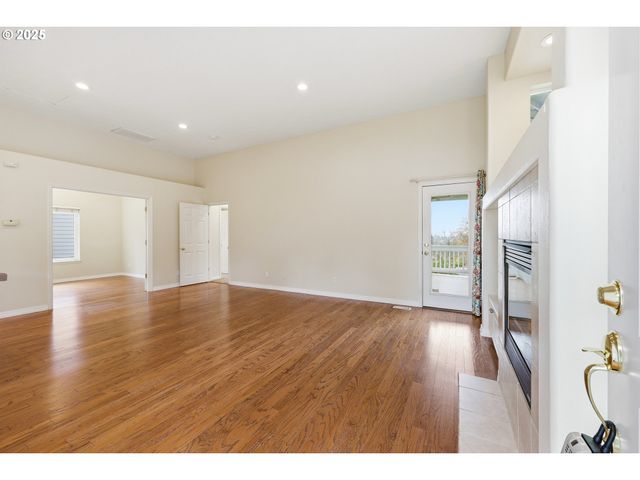 1398 Sw BINFORD LAKE Pkwy, Gresham, OR 97080