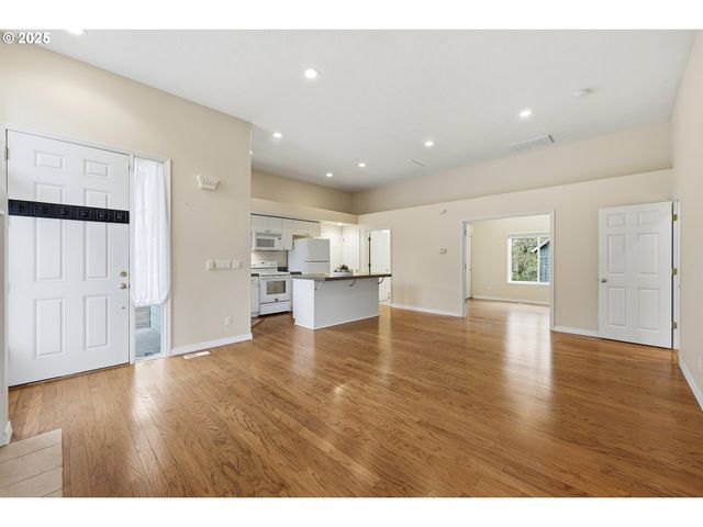 1398 Sw BINFORD LAKE Pkwy, Gresham, OR 97080