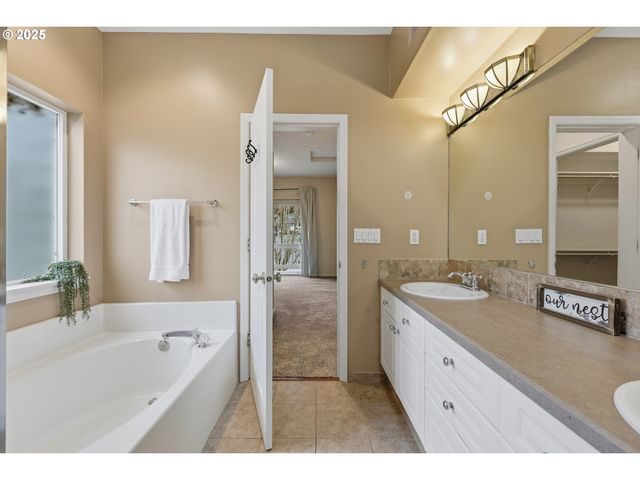 1398 Sw BINFORD LAKE Pkwy, Gresham, OR 97080