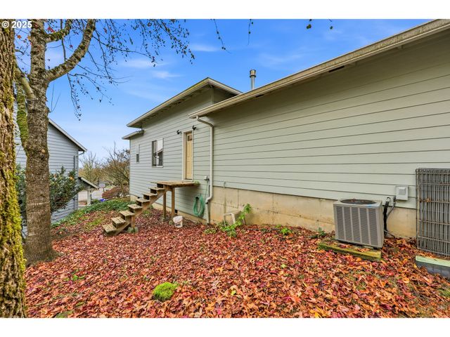 1398 Sw BINFORD LAKE Pkwy, Gresham, OR 97080
