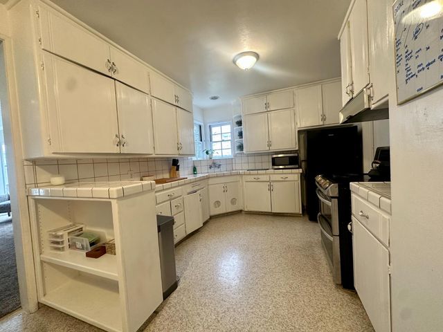 65 W Mariposa Ave, Stockton, CA 95204