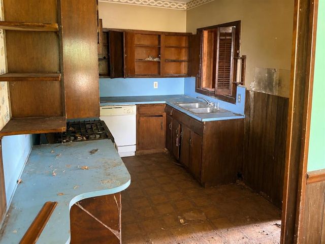 1500 Sunset, Lake Charles, LA 70607