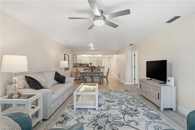 4229 SE 19th PL # 2B, Cape Coral, FL 33904