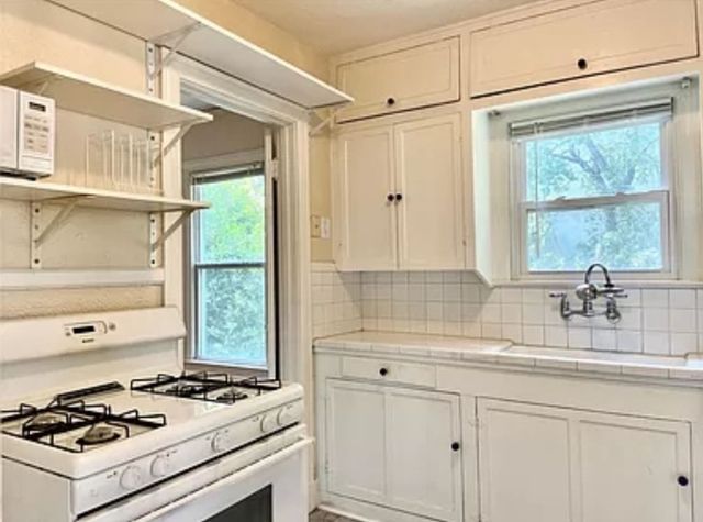 5946 La Vista Drive Upper, Dallas, TX 75206