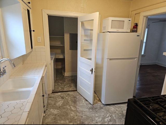 5946 La Vista Drive Upper, Dallas, TX 75206