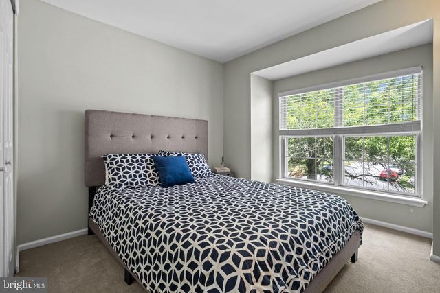 128 SANDHURST DRIVE, Mount Laurel, NJ 08054