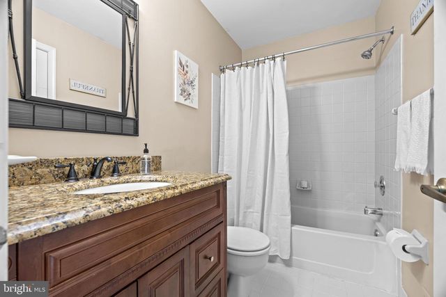 128 SANDHURST DRIVE, Mount Laurel, NJ 08054