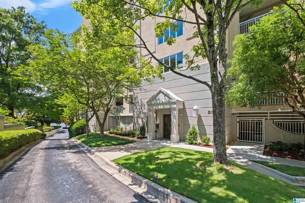 2600 Arlington Ave S Apt 68, Birmingham, AL 35205