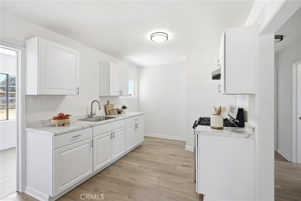 Image 11 of property listing at 2494 Nadean, Mojave, CA 93501