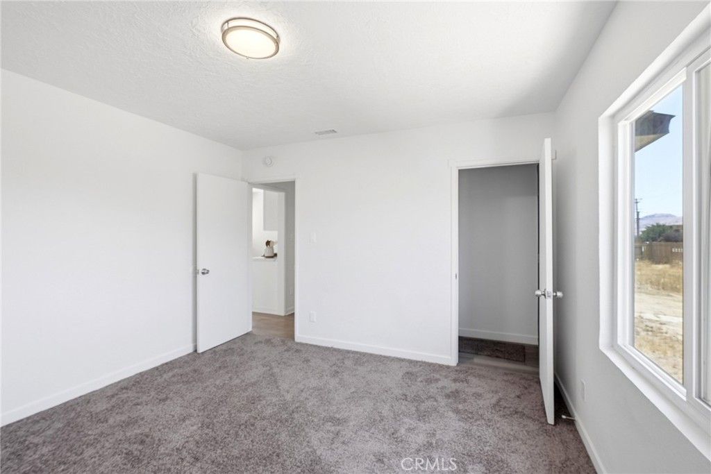 Image 15 of property listing at 2494 Nadean, Mojave, CA 93501