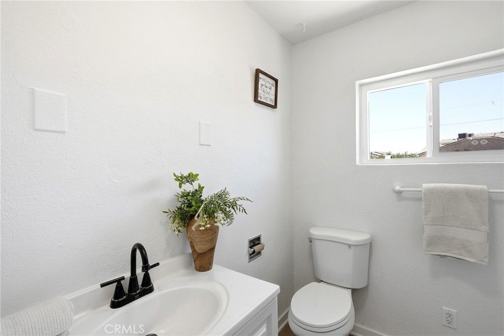 Image 16 of property listing at 2494 Nadean, Mojave, CA 93501