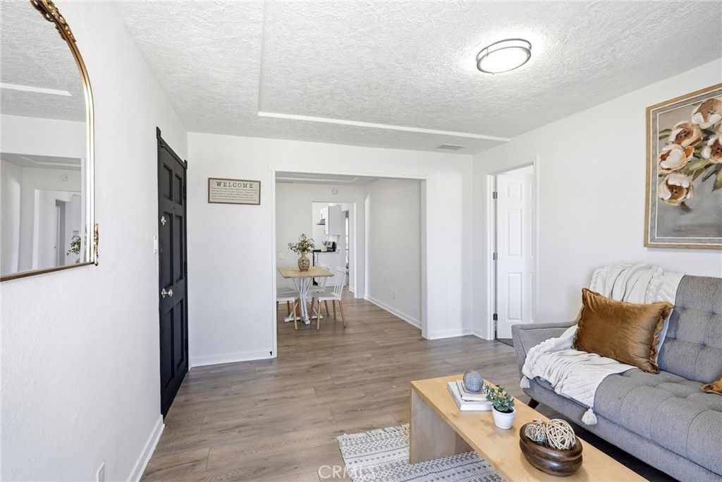 Image 4 of property listing at 2494 Nadean, Mojave, CA 93501