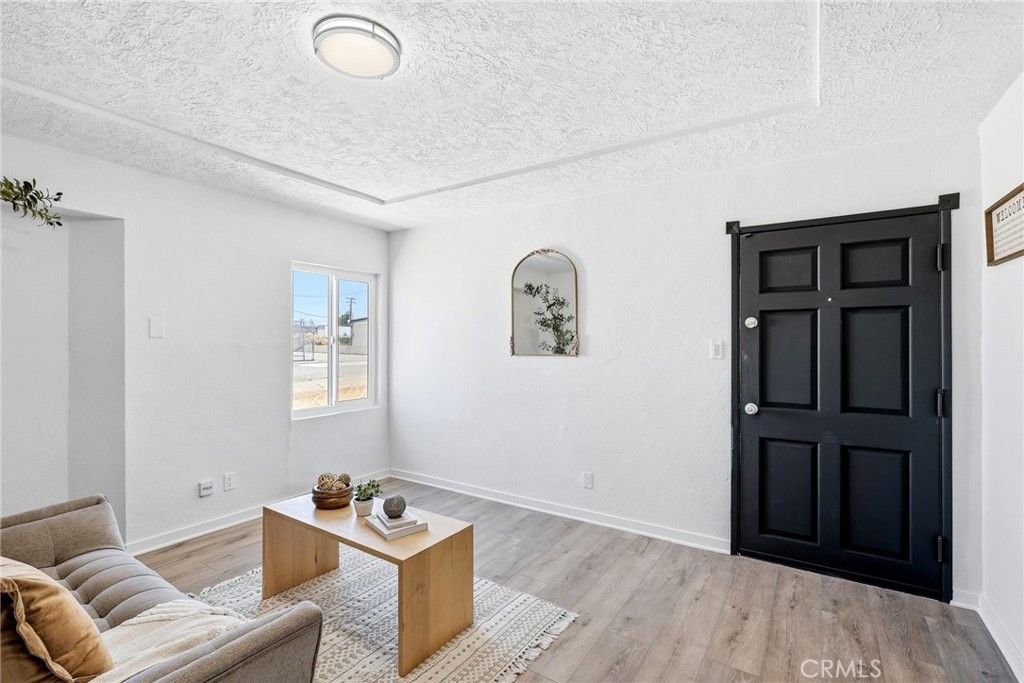 Image 6 of property listing at 2494 Nadean, Mojave, CA 93501