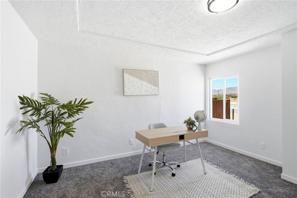 Image 7 of property listing at 2494 Nadean, Mojave, CA 93501