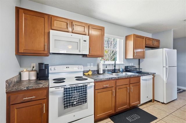 27 ROYAL OAK DRIVE, Palm Coast, FL 32164