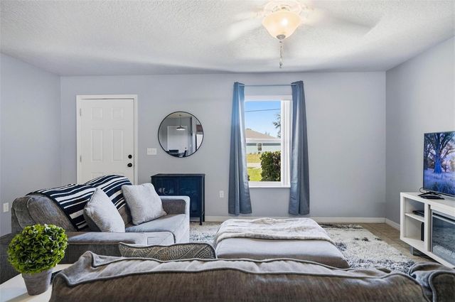 27 ROYAL OAK DRIVE, Palm Coast, FL 32164