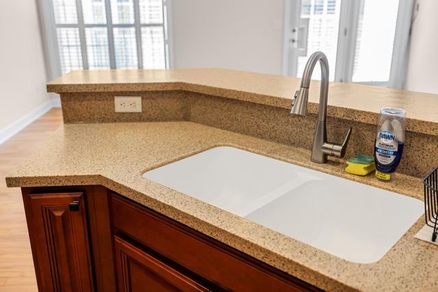 1212 STOCKER ST, Staunton, VA 24401