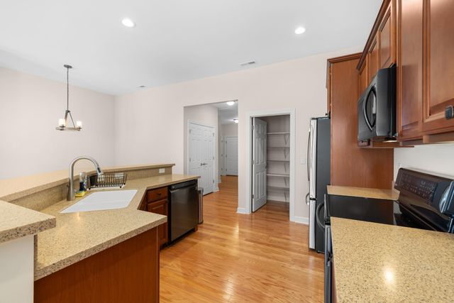 1212 STOCKER ST, Staunton, VA 24401