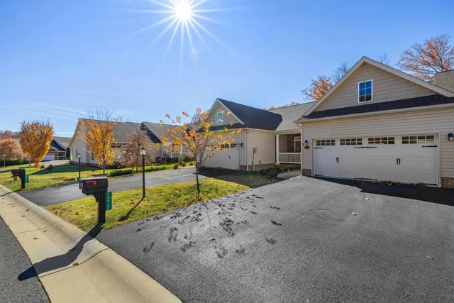 1212 STOCKER ST, Staunton, VA 24401