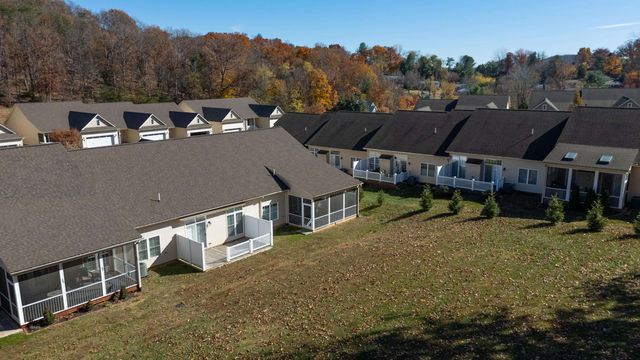 1212 STOCKER ST, Staunton, VA 24401