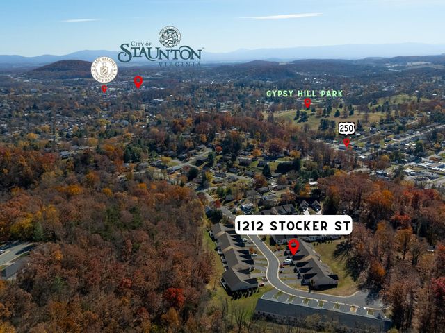 1212 STOCKER ST, Staunton, VA 24401
