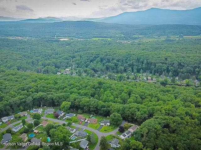 62 Appletree Drive, Saugerties, NY 12477