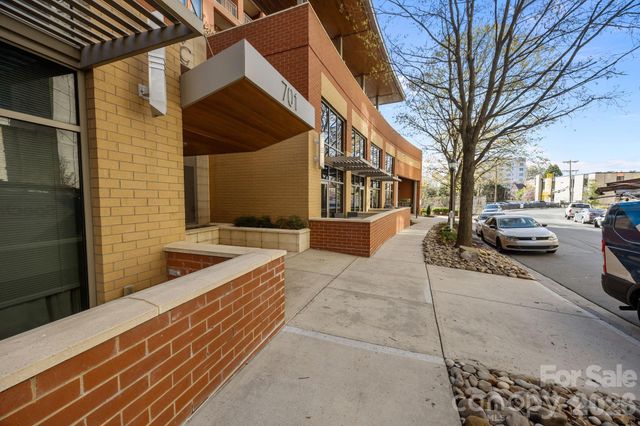701 Royal Court 1009, Charlotte, NC 28202