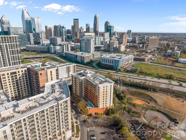 701 Royal Court 1009, Charlotte, NC 28202