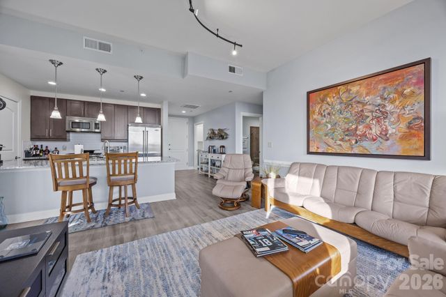 701 Royal Court 1009, Charlotte, NC 28202