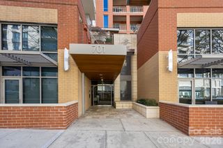 701 Royal Court 1009, Charlotte, NC 28202