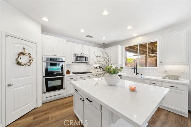 26217 Isabella Place, Murrieta, CA 92563