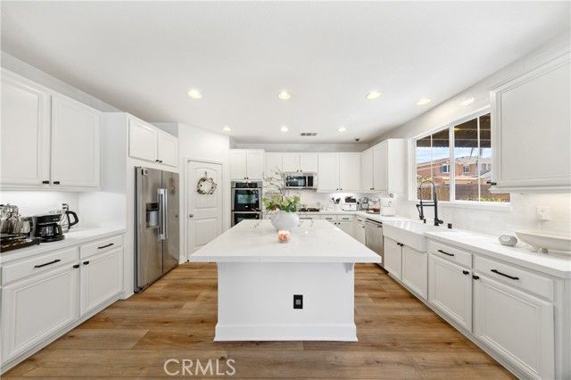 26217 Isabella Place, Murrieta, CA 92563