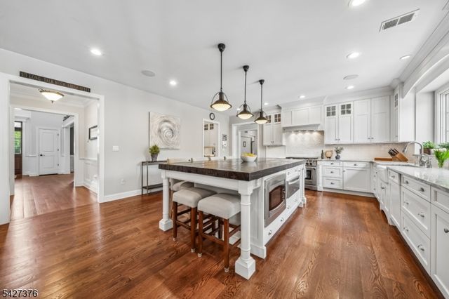 4 Canfield Ter, Morris Twp., NJ 07960