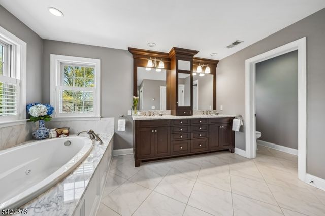 4 Canfield Ter, Morris Twp., NJ 07960