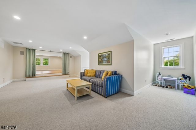 4 Canfield Ter, Morris Twp., NJ 07960