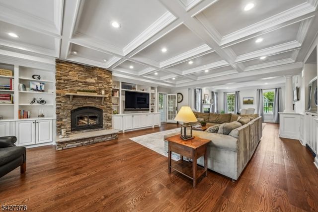 4 Canfield Ter, Morris Twp., NJ 07960