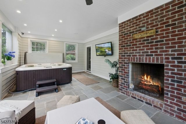 4 Canfield Ter, Morris Twp., NJ 07960