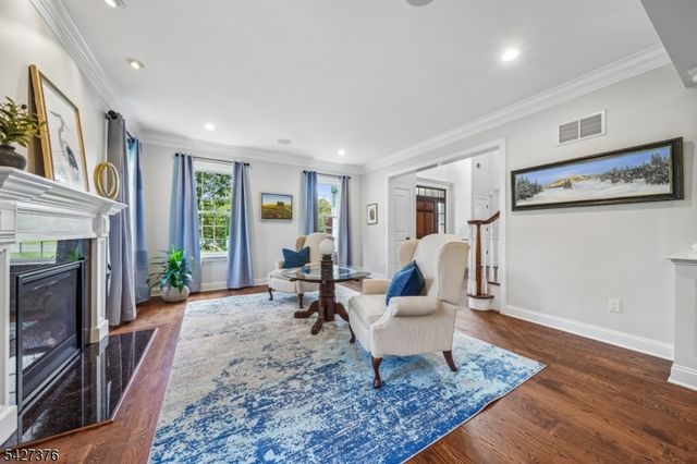 4 Canfield Ter, Morris Twp., NJ 07960
