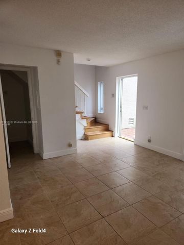 5811 NW 21st St 20-B, Lauderhill, FL 33313